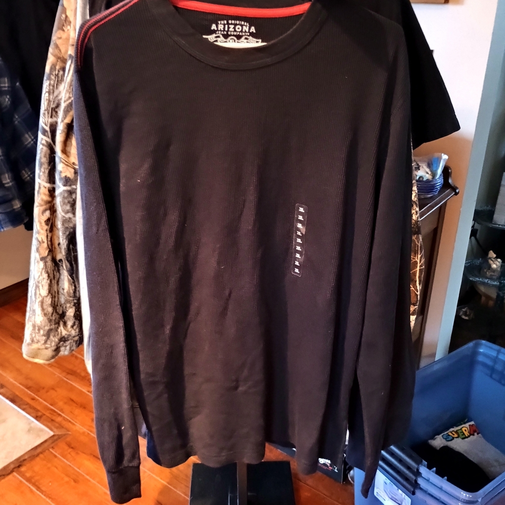 Arizona Jean Company Long Sleeve Black Tee Bin 18